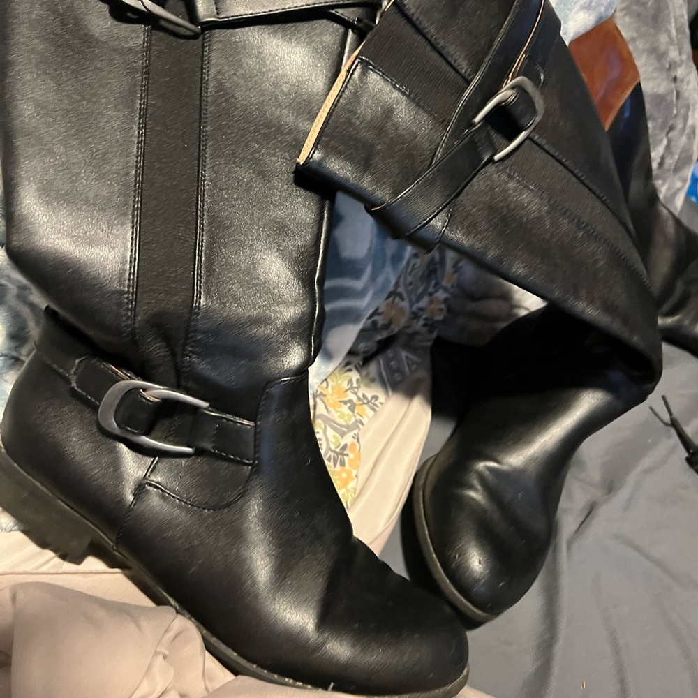 Black Knee high boots